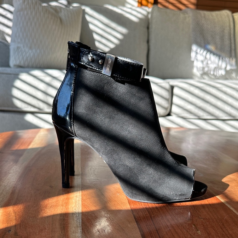 SALE!! NEW Jennifer Lopez Black Peep-Toe Heeled Boots